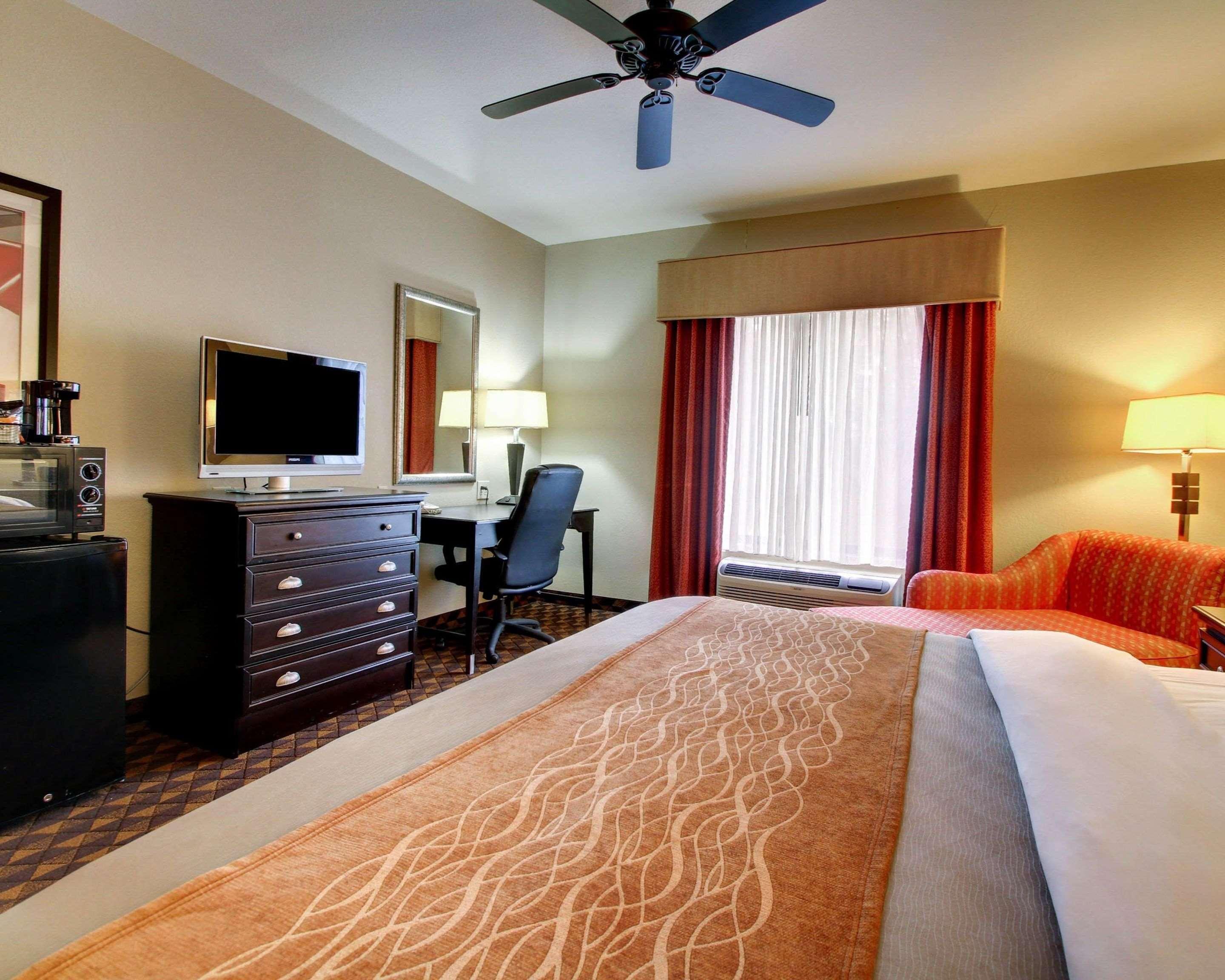 קלינטון Comfort Inn & Suites מראה חיצוני תמונה