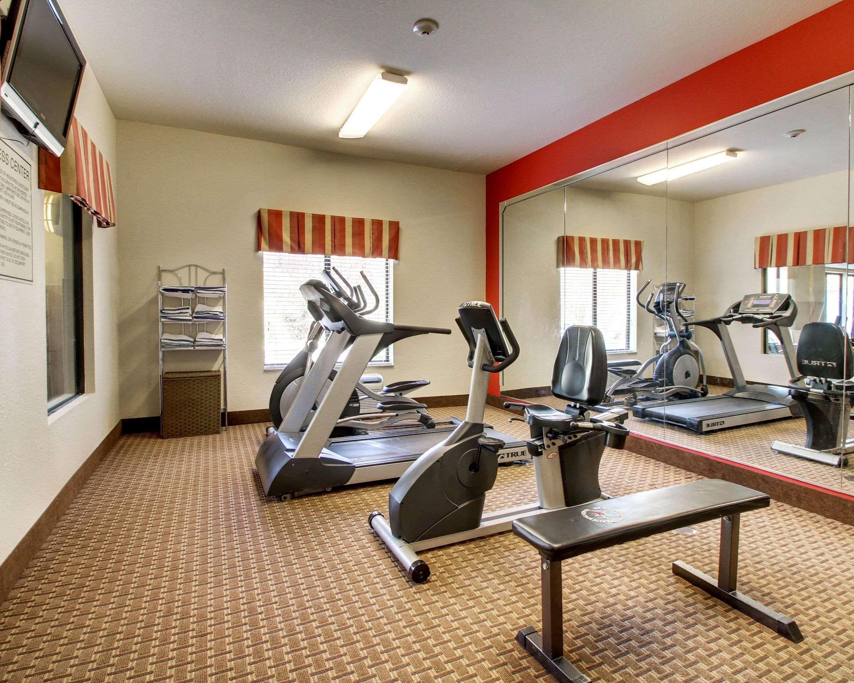 קלינטון Comfort Inn & Suites מראה חיצוני תמונה