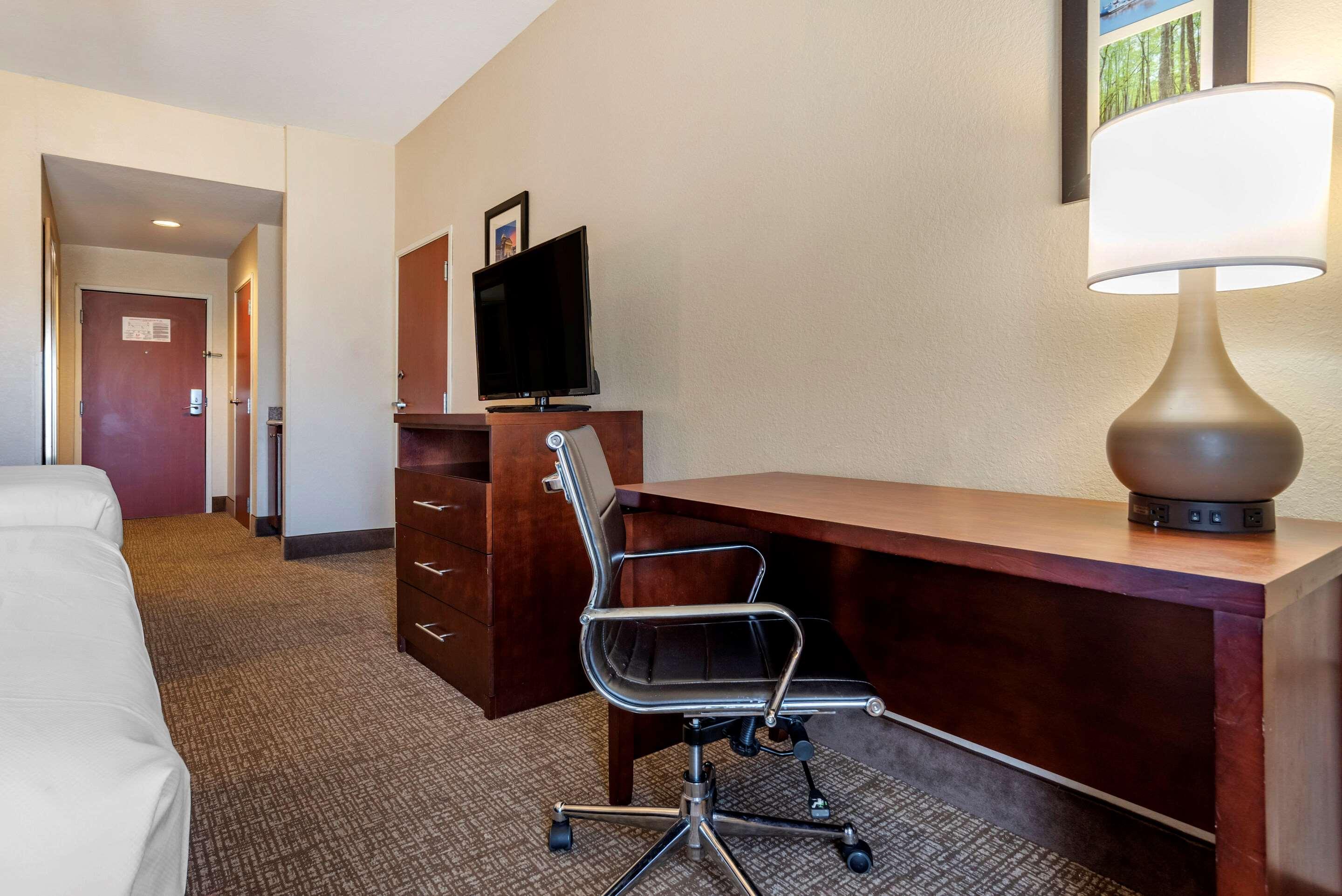 קלינטון Comfort Inn & Suites מראה חיצוני תמונה