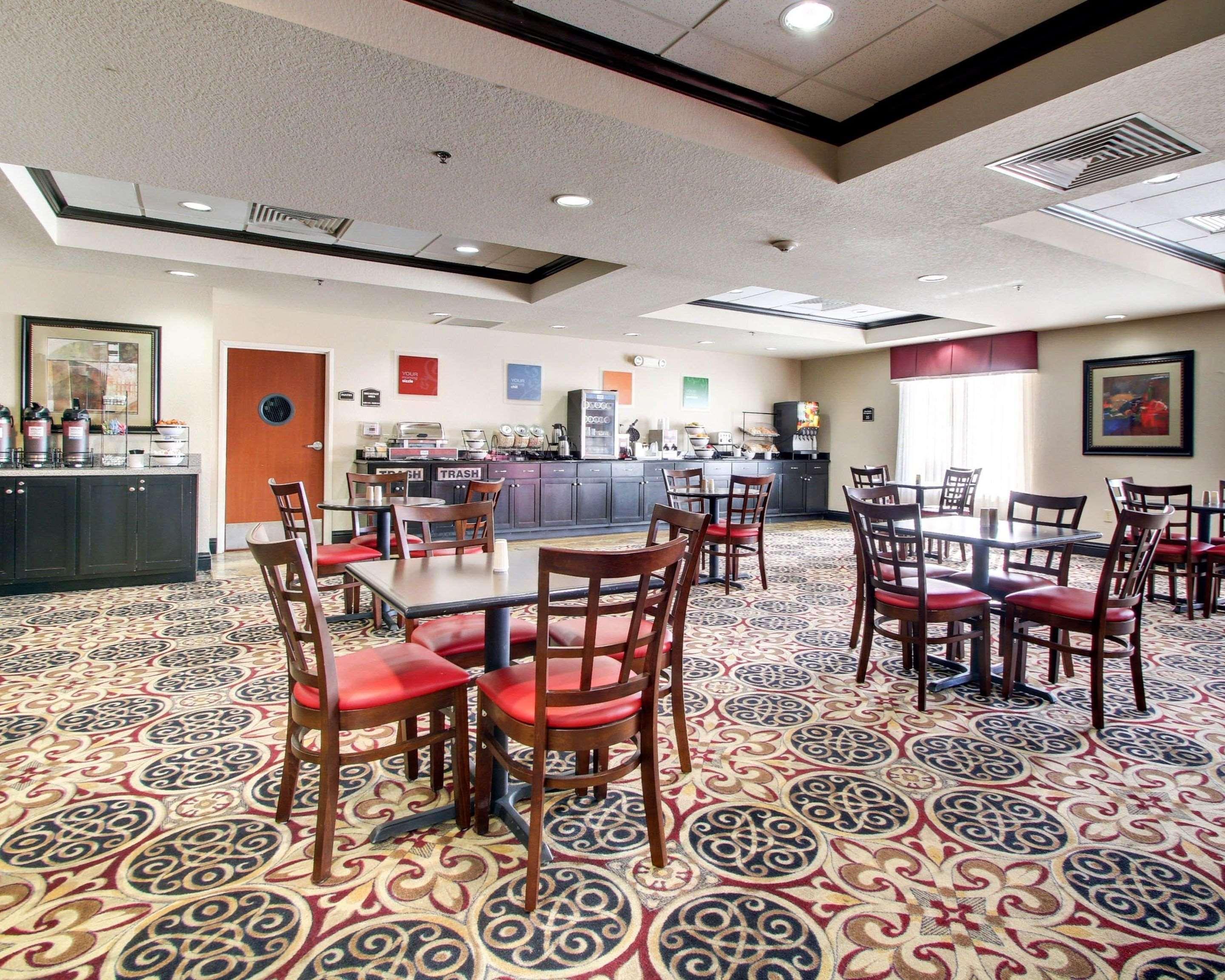 קלינטון Comfort Inn & Suites מראה חיצוני תמונה