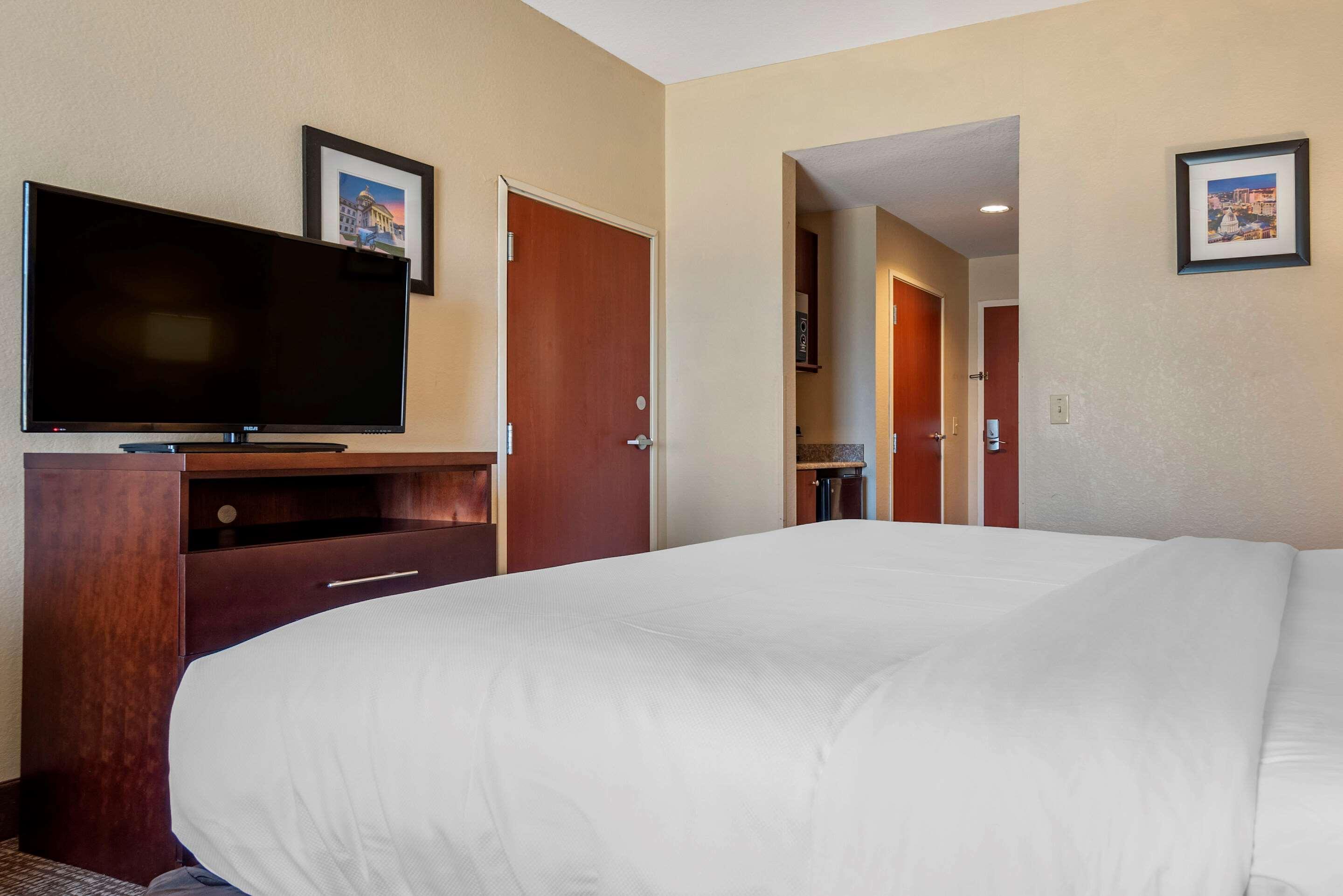 קלינטון Comfort Inn & Suites מראה חיצוני תמונה