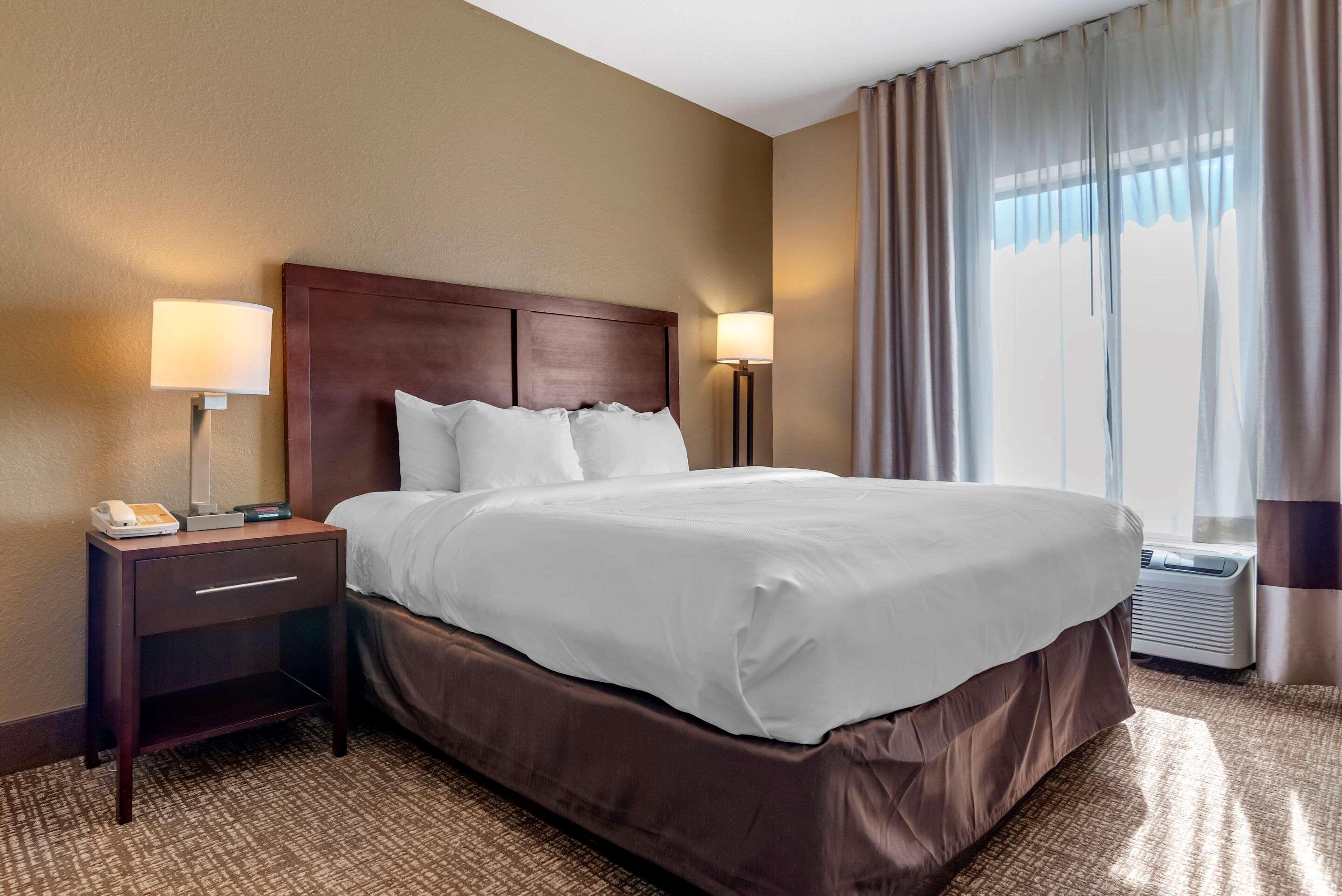 קלינטון Comfort Inn & Suites מראה חיצוני תמונה
