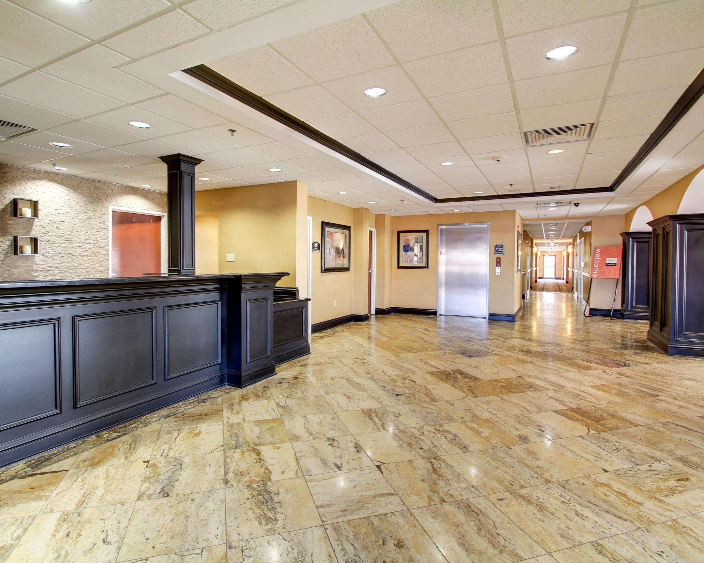 קלינטון Comfort Inn & Suites מראה חיצוני תמונה
